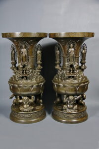 10. Дворцовые вазы Будда Амида с бодхисатвами 