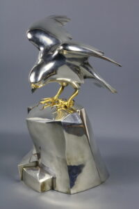 12. Скульптура «Орёл на скале»