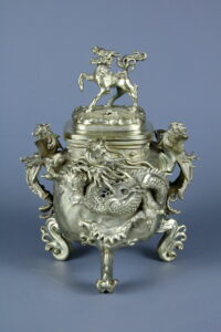 13. Коро «Драконы, фениксы и кирин»