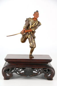 17. Скульптура "Самурай с мечом"