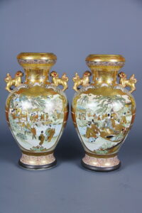 191. Парные вазы «Придворные на фоне ландшафта»