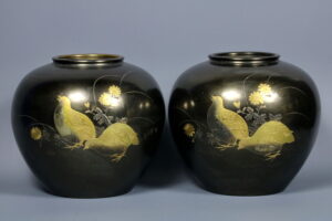 317. Пара ваз «Перепела и хризантемы»