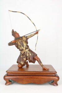 345. Скульптура «Самурай лучник»