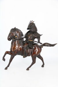 364. Скульптура "Самурай на коне"