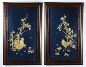 59. Пара панно «Куры у кустов хризантем»