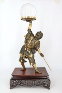 77. Скульптура "Ямабуси с шаром и мечом"