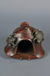 Т-33. Ароматница «Лягушки на лотосе»